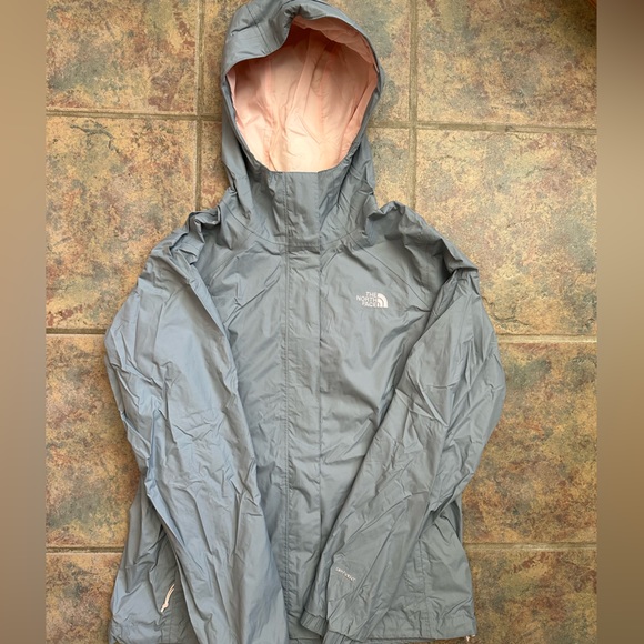 grey and light pink north face lightweight windbreaker with hood, size small - Picture 5 of 8